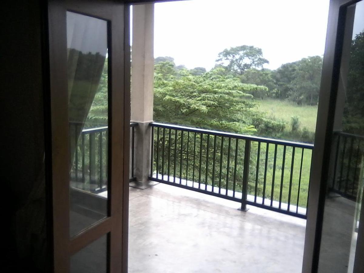 Castle Rock Sigiriya Hotell Kibissa Eksteriør bilde