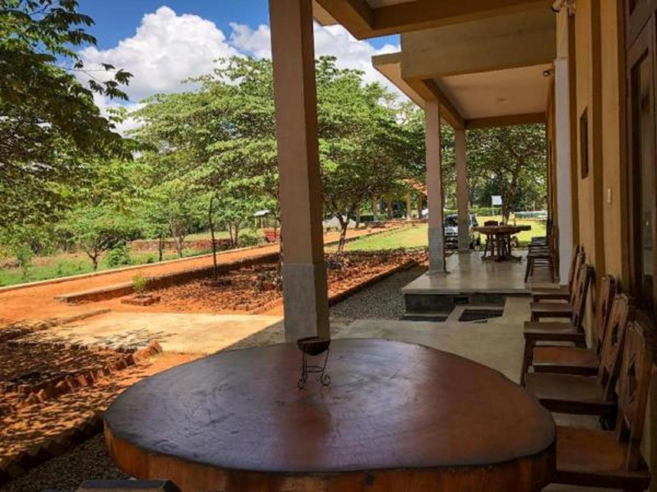 Castle Rock Sigiriya Hotell Kibissa Eksteriør bilde