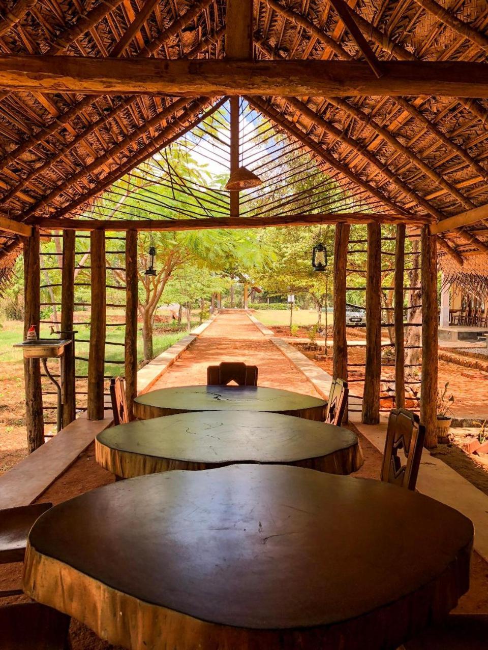 Castle Rock Sigiriya Hotell Kibissa Eksteriør bilde
