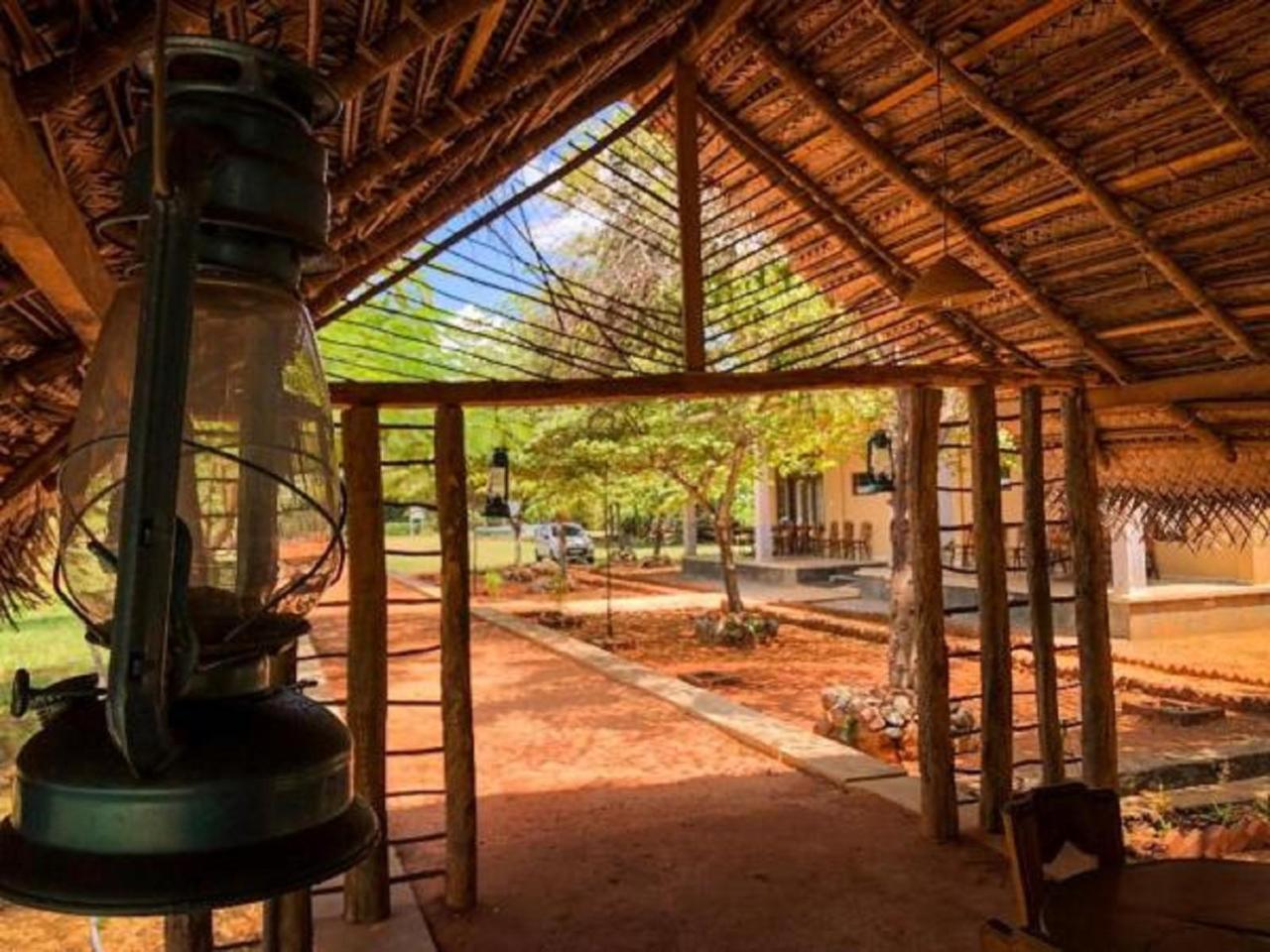 Castle Rock Sigiriya Hotell Kibissa Eksteriør bilde