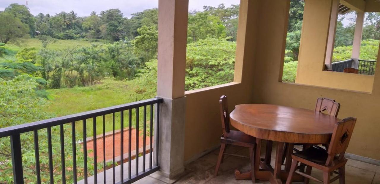 Castle Rock Sigiriya Hotell Kibissa Eksteriør bilde